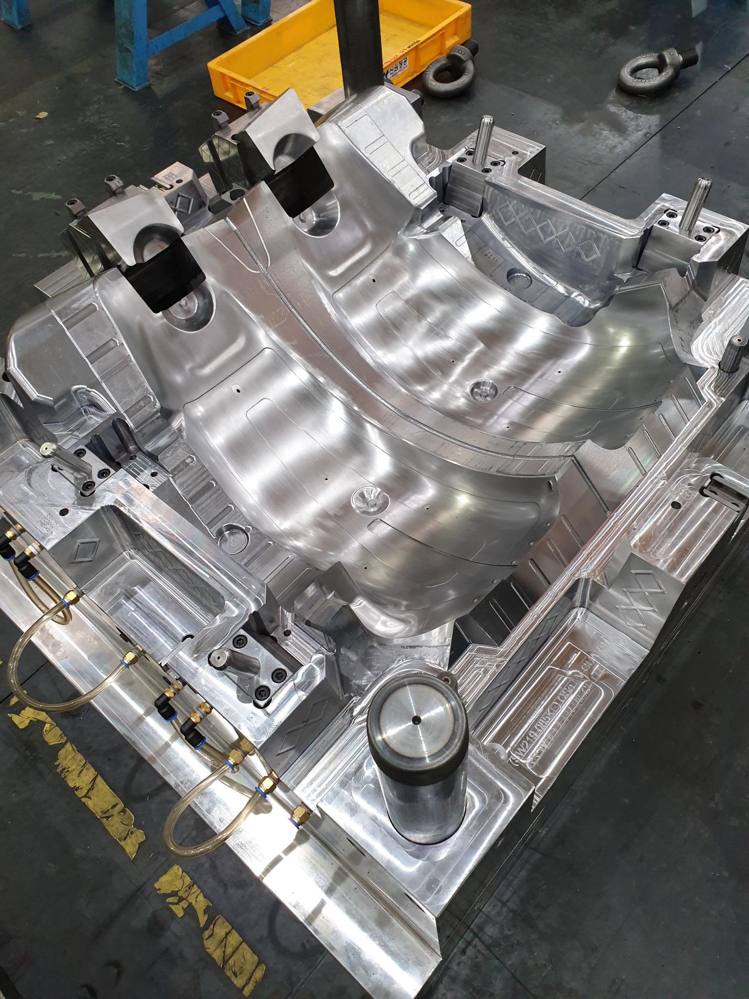 Polished and machined injection mold tooling